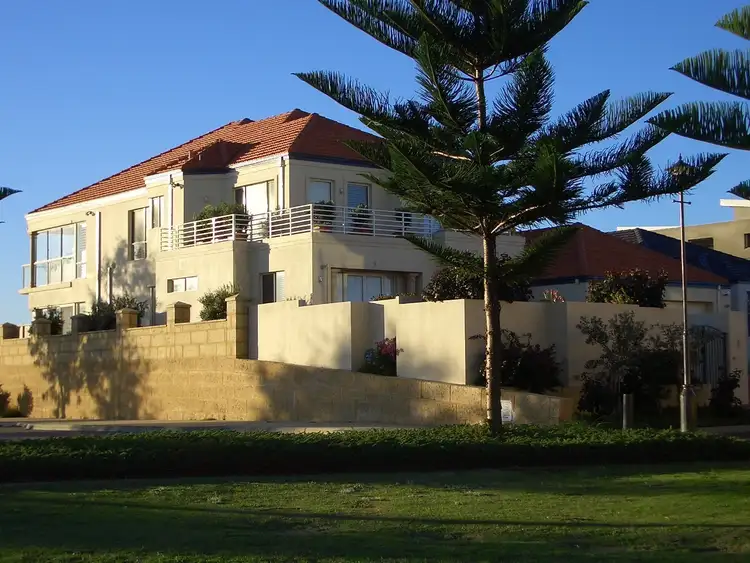 3 Beachview Court, Wannanup WA 6210