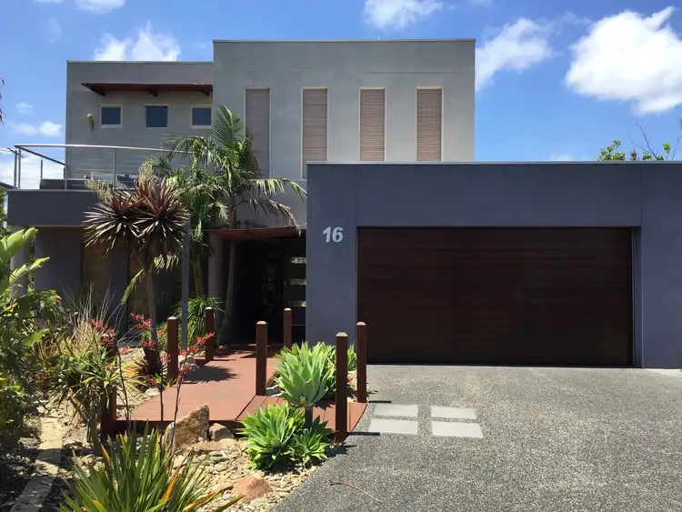 16 Bluegrass Close, Waterways VIC 3195