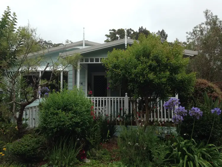 14 Kentia Ave, Avoca Beach NSW 2251
