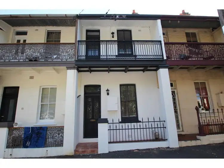 16 Parry Street, Cooks Hill NSW 2300