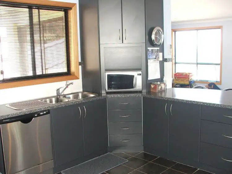 Third view of Homely villa listing, 3/168 Derwent Avenue, Lindisfarne TAS 7015