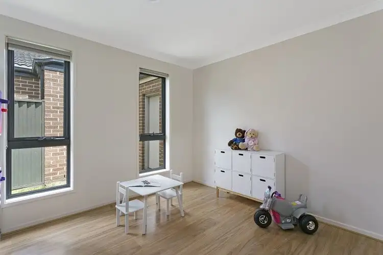 Fifth view of Homely house listing, 4 CANMORE STREET, Cranbourne East VIC 3977