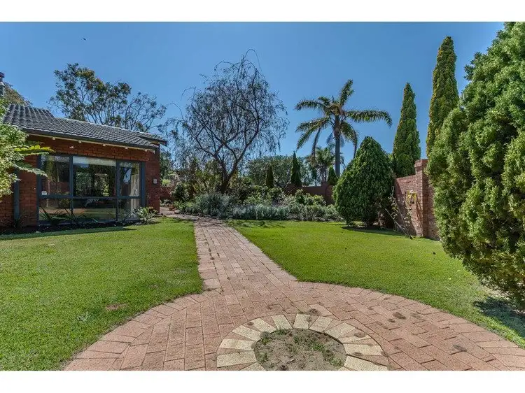 1 Seale Close, Duncraig WA 6023