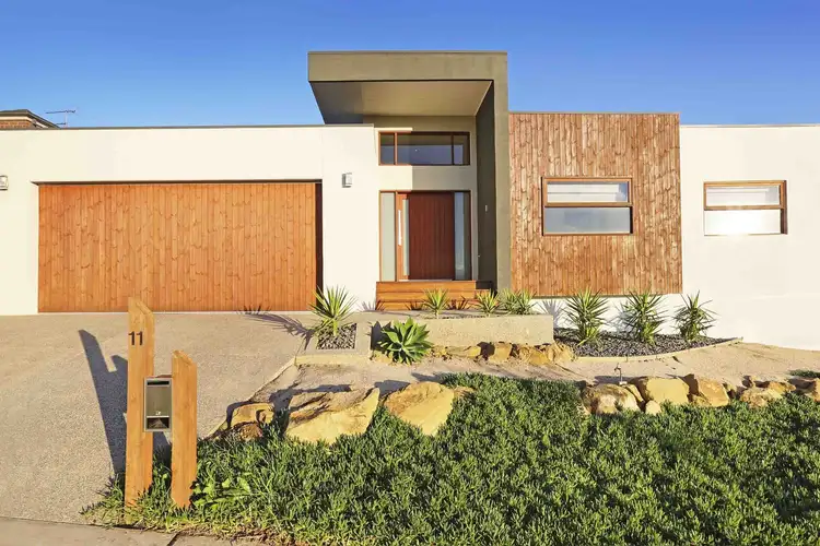 11 Landes Avenue, Highton VIC 3216