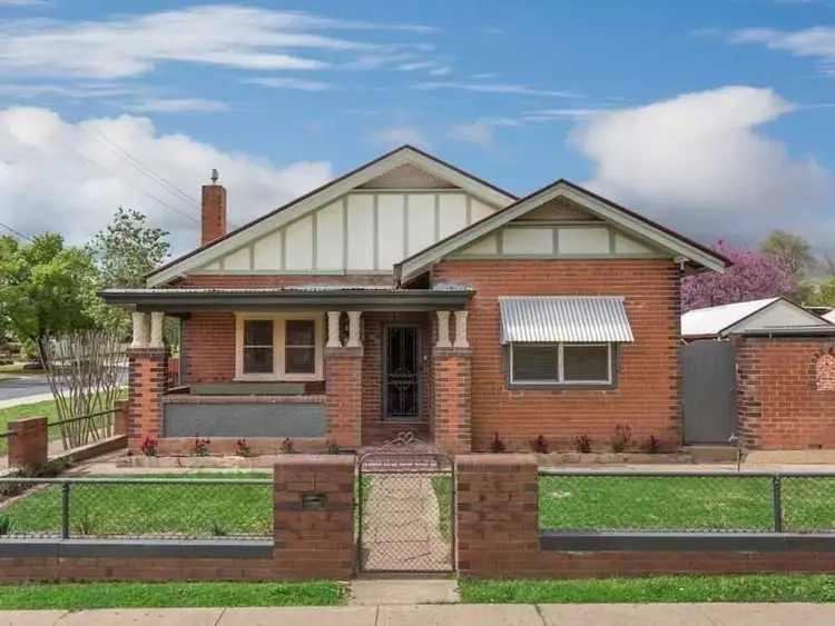 1 Dalton Street, Turvey Park NSW 2650