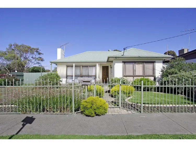 2 Little Avenue, Hamlyn Heights VIC 3215