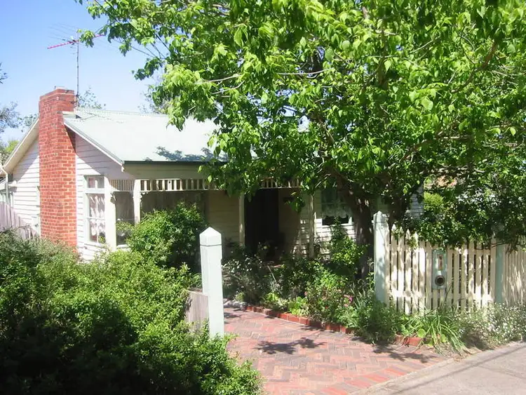 10 Bales Street, Mount Waverley VIC 3149