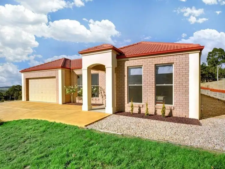 39 CARMELO COURT, Hidden Valley VIC 3756