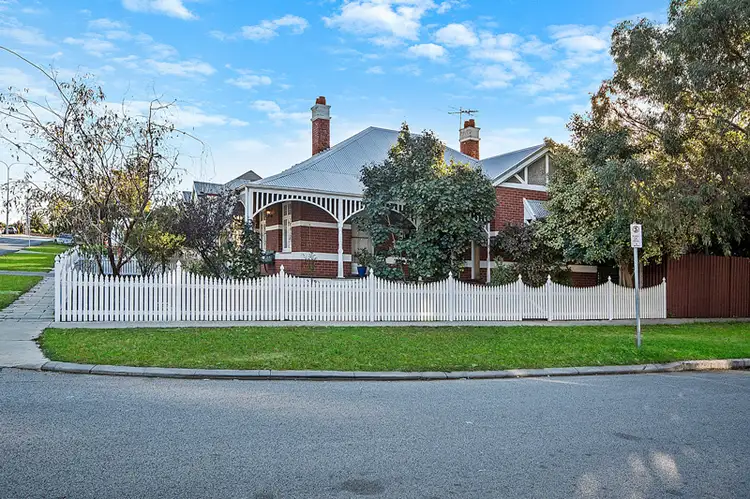 11 Chalmers Street, Fremantle WA 6160