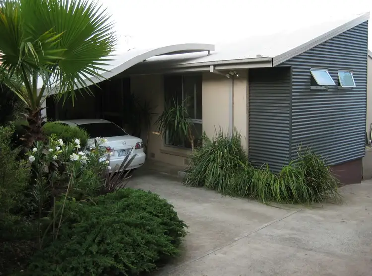 8 Risdon Pl, Lyons ACT 2606