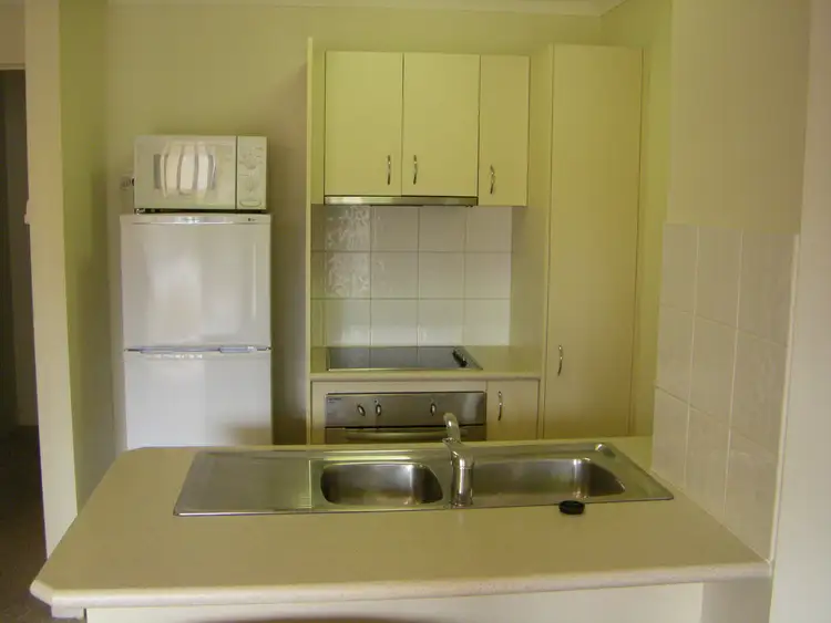 Fourth view of Homely unit listing, 9/33 Lenneberg Street, Southport QLD 4215