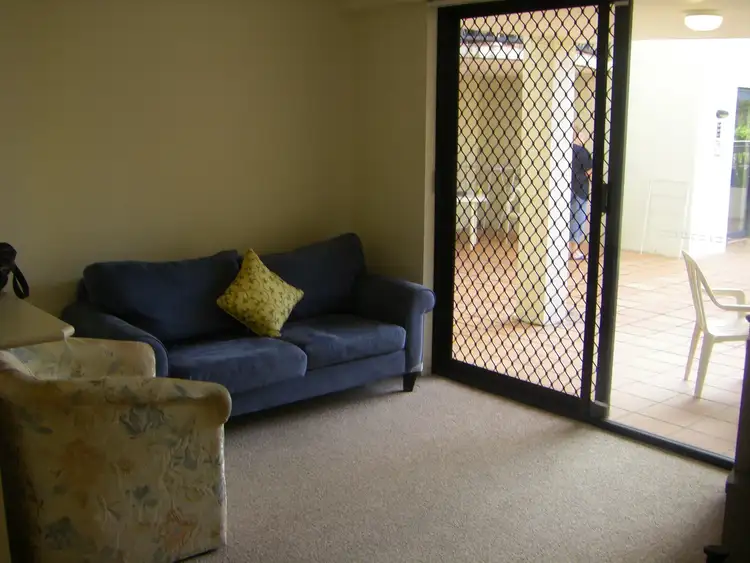 Sixth view of Homely unit listing, 9/33 Lenneberg Street, Southport QLD 4215