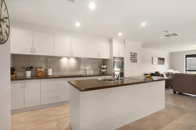 Seventh view of Homely house listing, 37 Penshurst Crescent, Officer VIC 3809