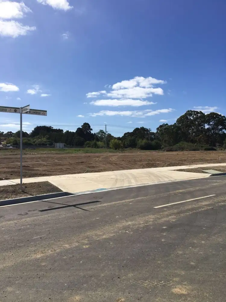 28 Williamsbrook Ave, Doreen VIC 3754