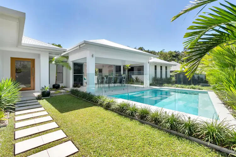 14 Muller Street, Palm Cove QLD 4879