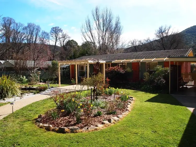 3 Cherry Lane, Bright VIC 3741