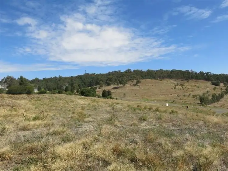 124 Riverview Drive, Wagga Wagga NSW 2650
