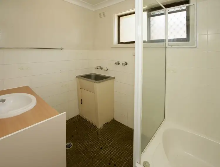 Fifth view of Homely unit listing, 1/8 Edney Street, Kooringal NSW 2650