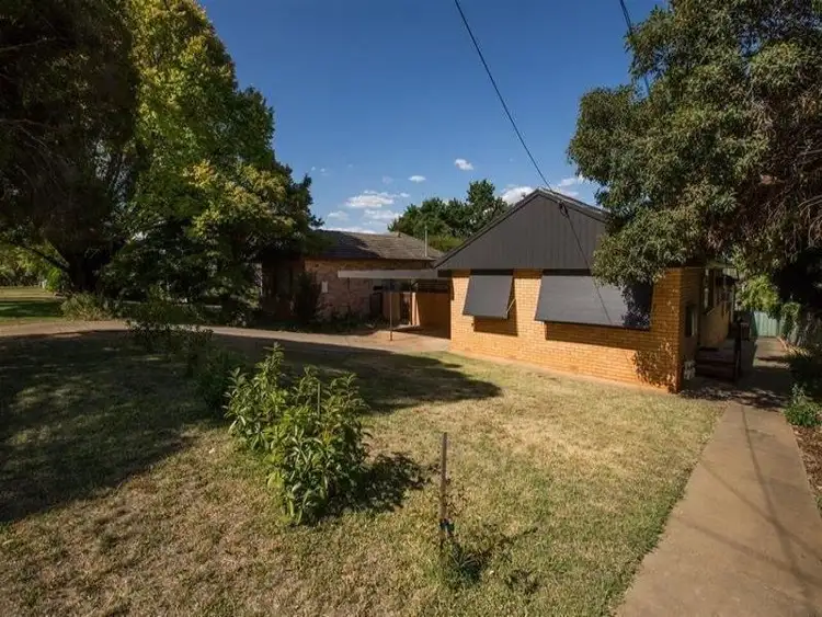 2/95 Meadow Street, Kooringal NSW 2650