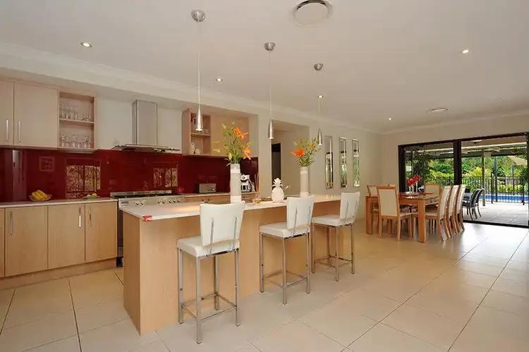 4 Peak View Place, Glass House Mountains QLD 4518
