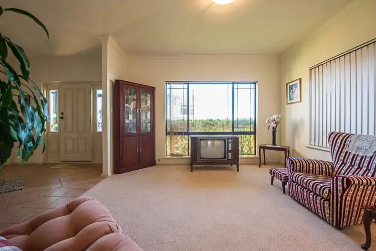 Seventh view of Homely house listing, 1/21 Caravel Way, Halls Head WA 6210