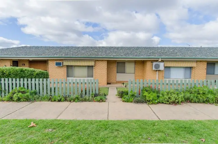 Main view of Homely unit listing, 3/7 The Boulevarde, Wagga Wagga NSW 2650