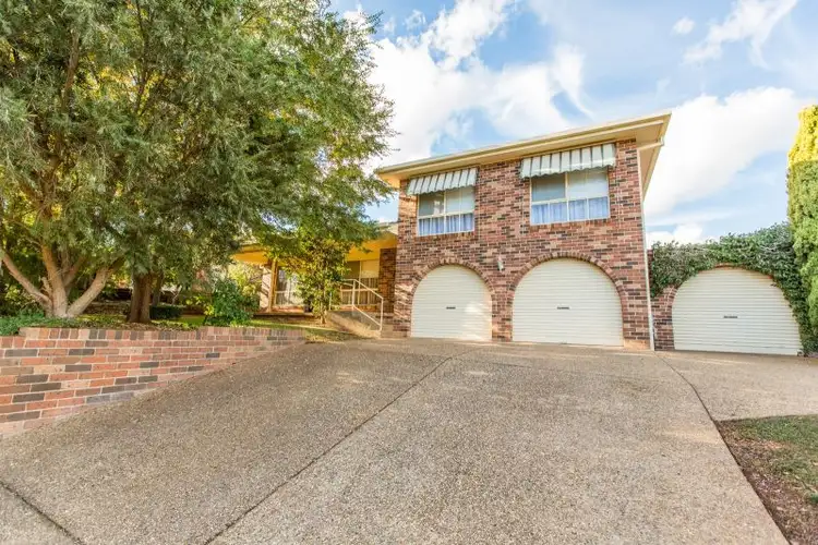 27 Amsterdam Crescent, Wagga Wagga NSW 2650