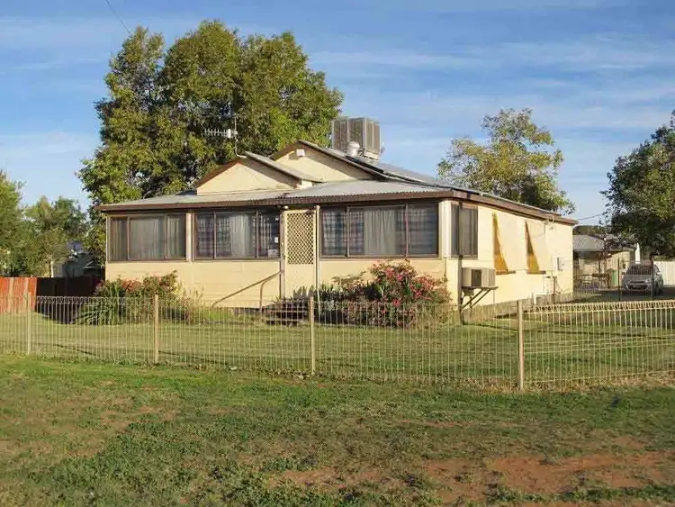 14 Short St, Bourke NSW 2840