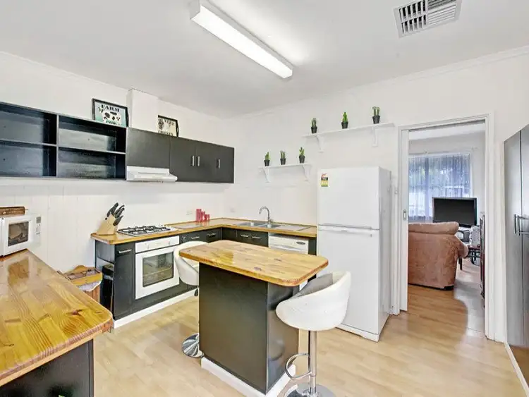 Fifth view of Homely house listing, 31 MARTINDALE CRESCENT, Seymour VIC 3660