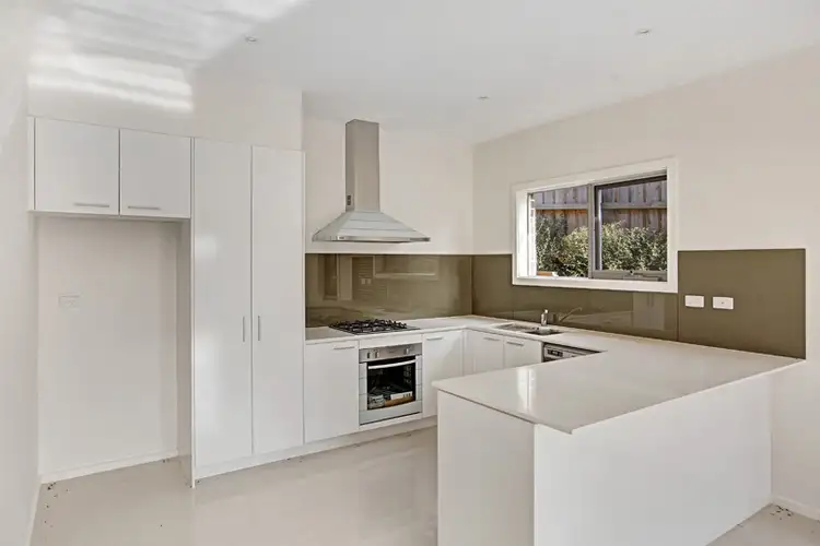 1/32 RUTLEDGE STREET, Kilmore VIC 3764