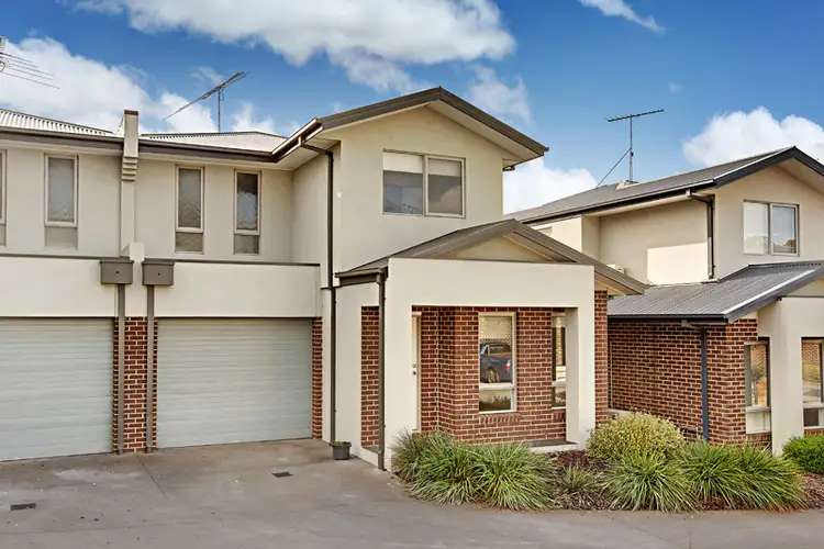 6/32 RUTLEDGE STREET, Kilmore VIC 3764
