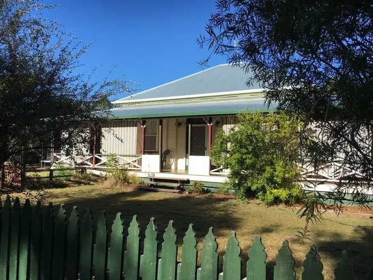 14 Russell Street, Chinchilla QLD 4413