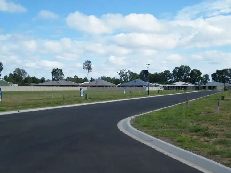 Third view of Homely house listing, 2 Parker Place, Chinchilla QLD 4413