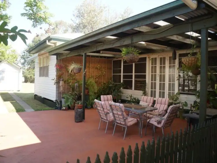 15 Tara Road, Chinchilla QLD 4413