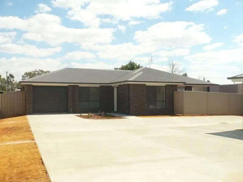 Main view of Homely unit listing, Unit 2/2 Olive Street, Chinchilla QLD 4413