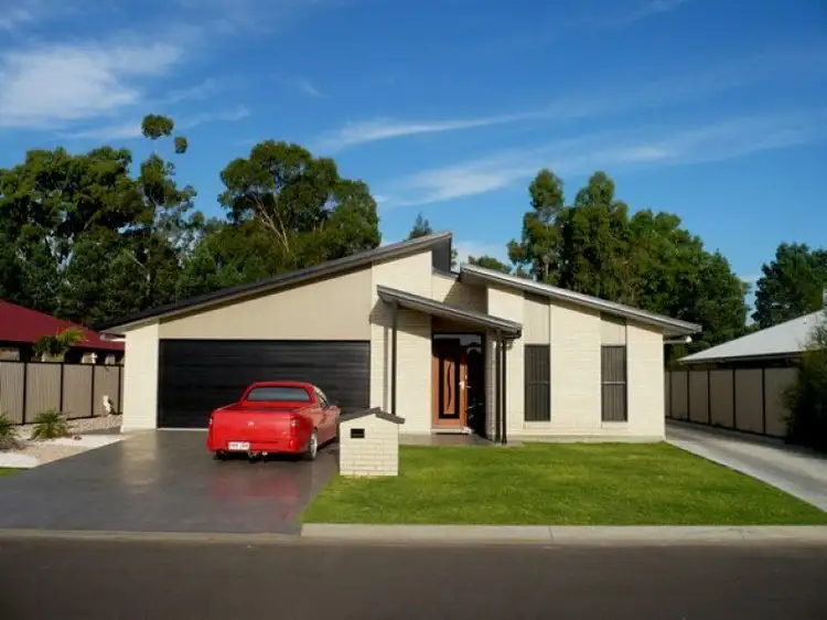 15 Skewis Street, Chinchilla QLD 4413