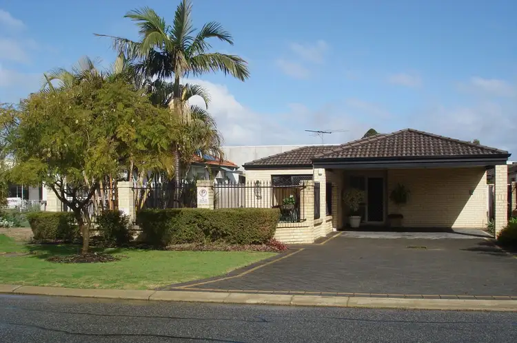 4/5 James Street, Cannington WA 6107
