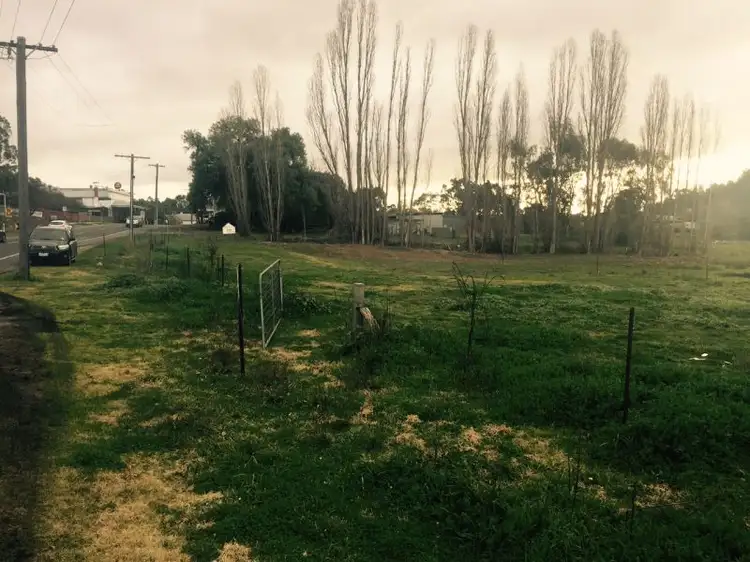 180 Main Rd, Chewton VIC 3451