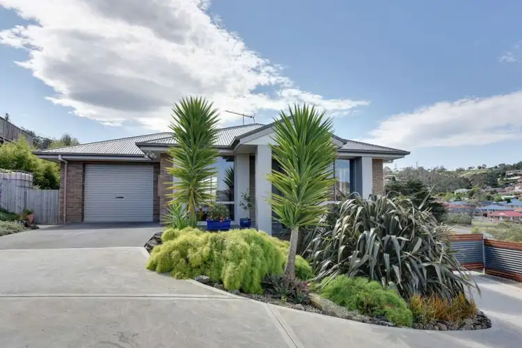 32 Dumbarton Drive, Geilston Bay TAS 7015