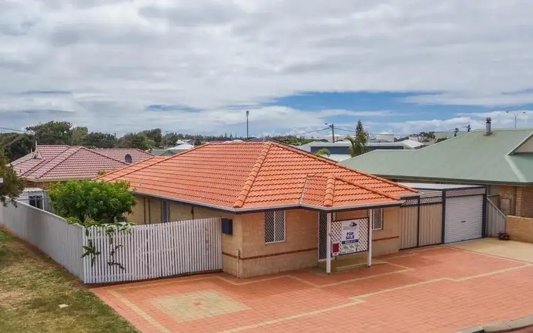 25 Broadbank Lane, Beachlands WA 6530