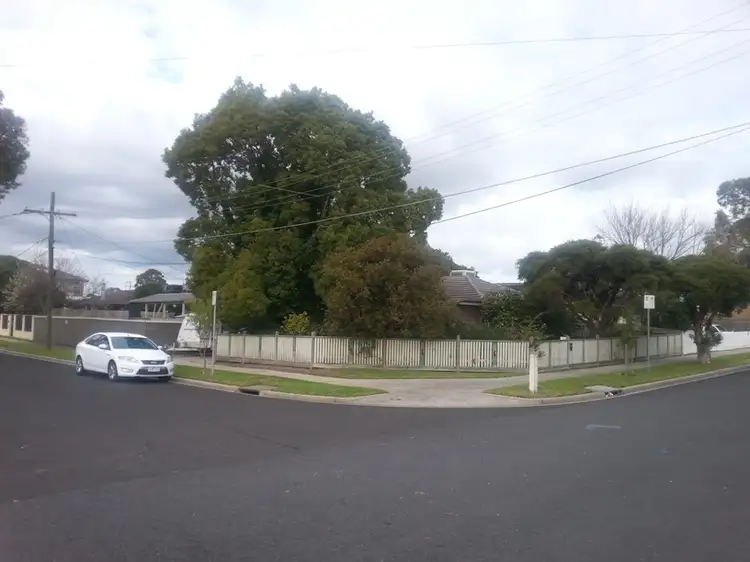 4 Kerry Street, Seaford VIC 3198