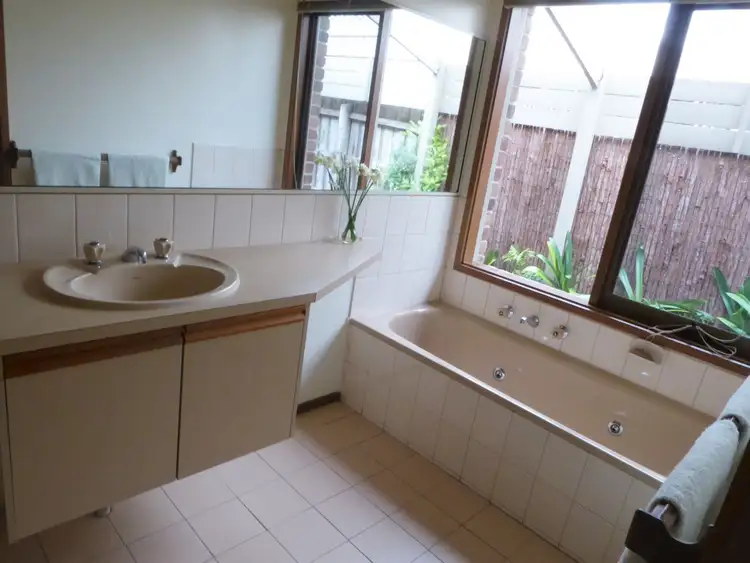 Sixth view of Homely house listing, 4 Lirata Close, Langwarrin VIC 3910