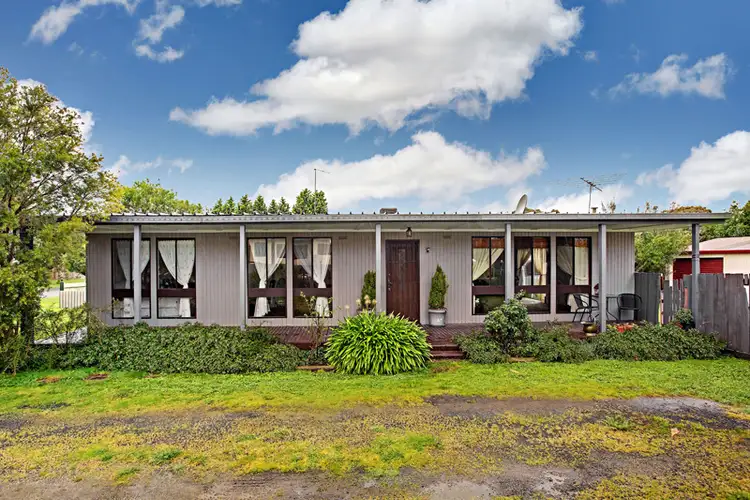 19 ALLEN STREET, Kilmore VIC 3764