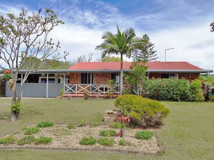 8 Ballanda Crescent, Iluka NSW 2466