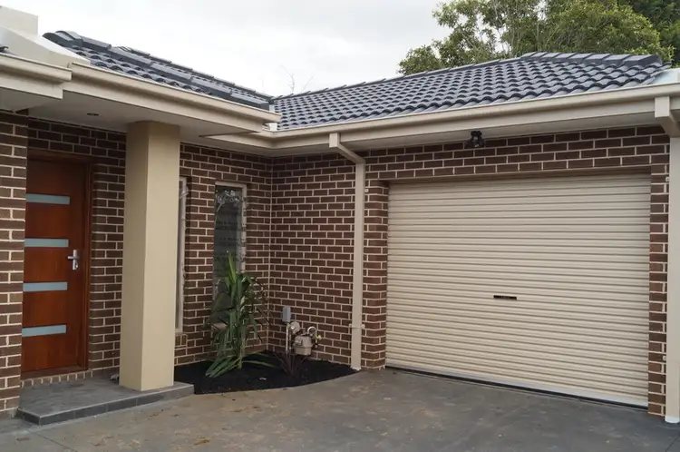 4/11 RAGLAN STREET, Wallan VIC 3756