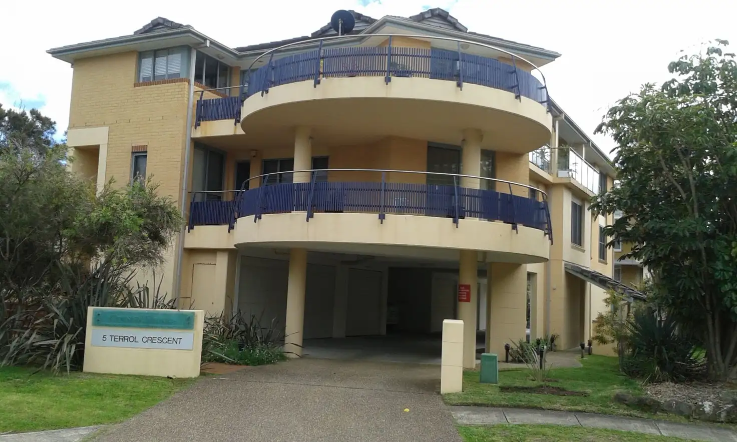 Main view of Homely unit listing, 2/5 Terrol Crescent, Mona Vale NSW 2103