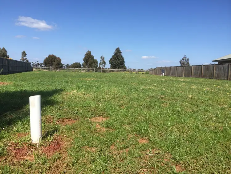 7 Marong Ave, Eynesbury VIC 3338