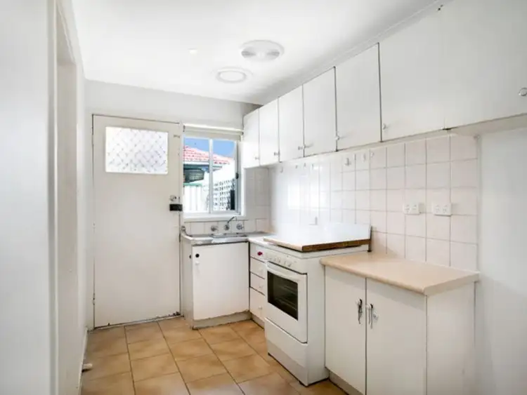 Sixth view of Homely unit listing, 3/112 East Esplande, St Albans VIC 3021