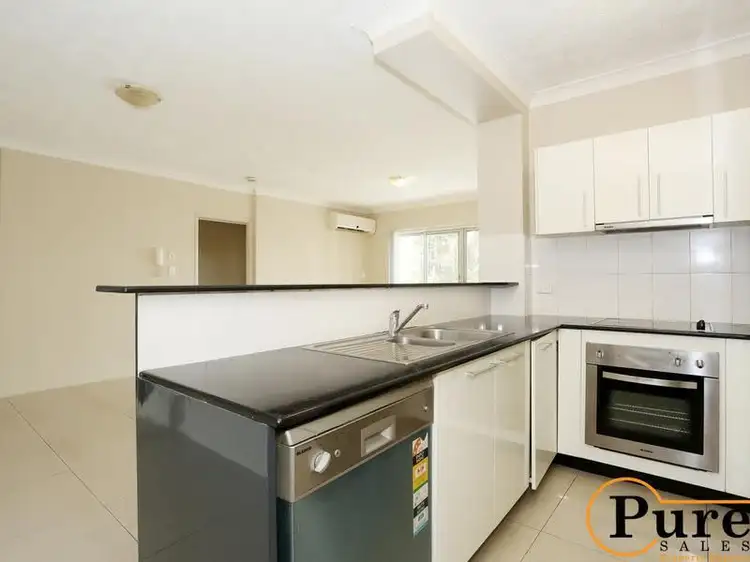 13/14 Le Grand Street, Macgregor QLD 4109