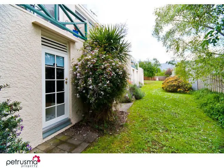 1/10 Boa Vista Road, New Town TAS 7008